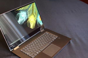 lenovo yoga 720 15 inch 3qtr